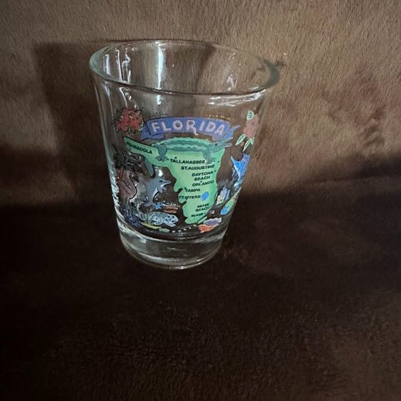 Lot of 4 Shot Glasses - Picture 2 of 6